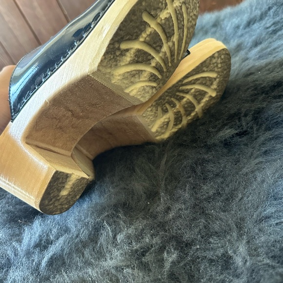 NO6 Simone Clog in Navy Patent Leather - Picture 7 of 7